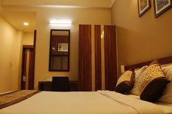 Hotel Eden Roc Bhubaneswar Buitenkant foto